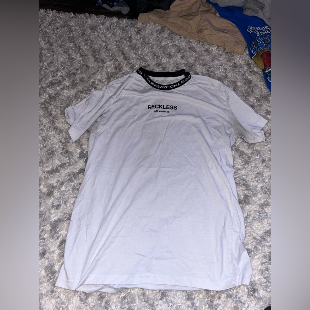 Men’s young&reckless tshirt size L